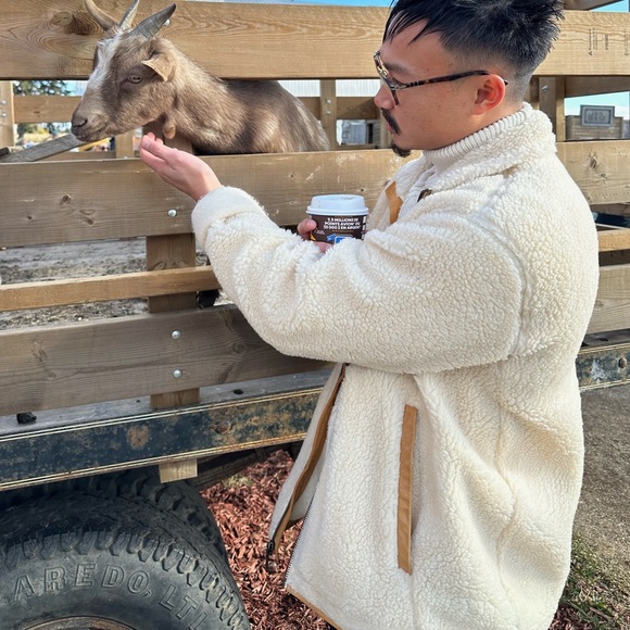 Orvis Beige Sherpa Fleece Leather Trim Full-Zip Long Sleeve Full Zip - Picture 13 of 13